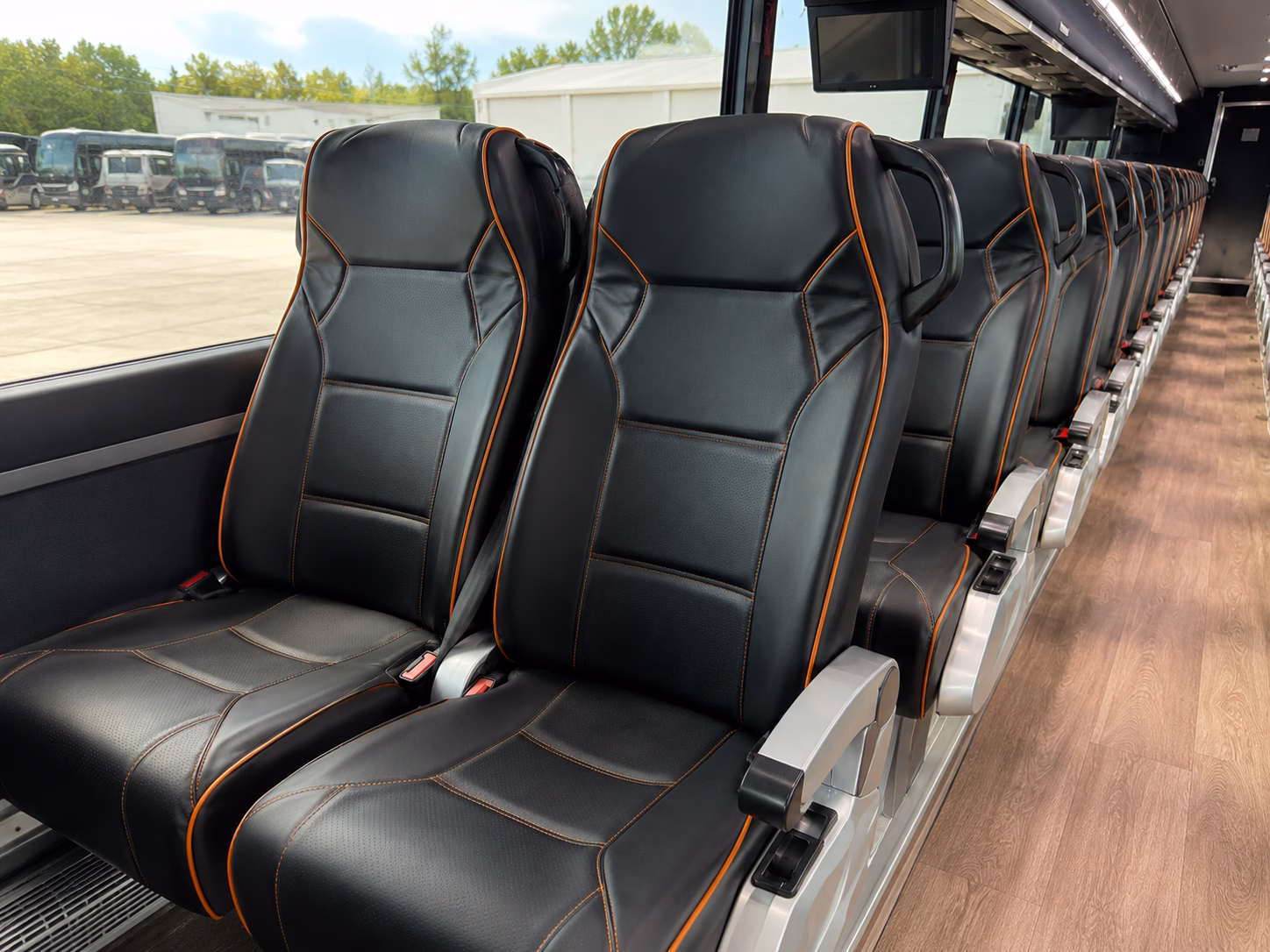 buses to cannon river winery and the cannon falls wine corridor