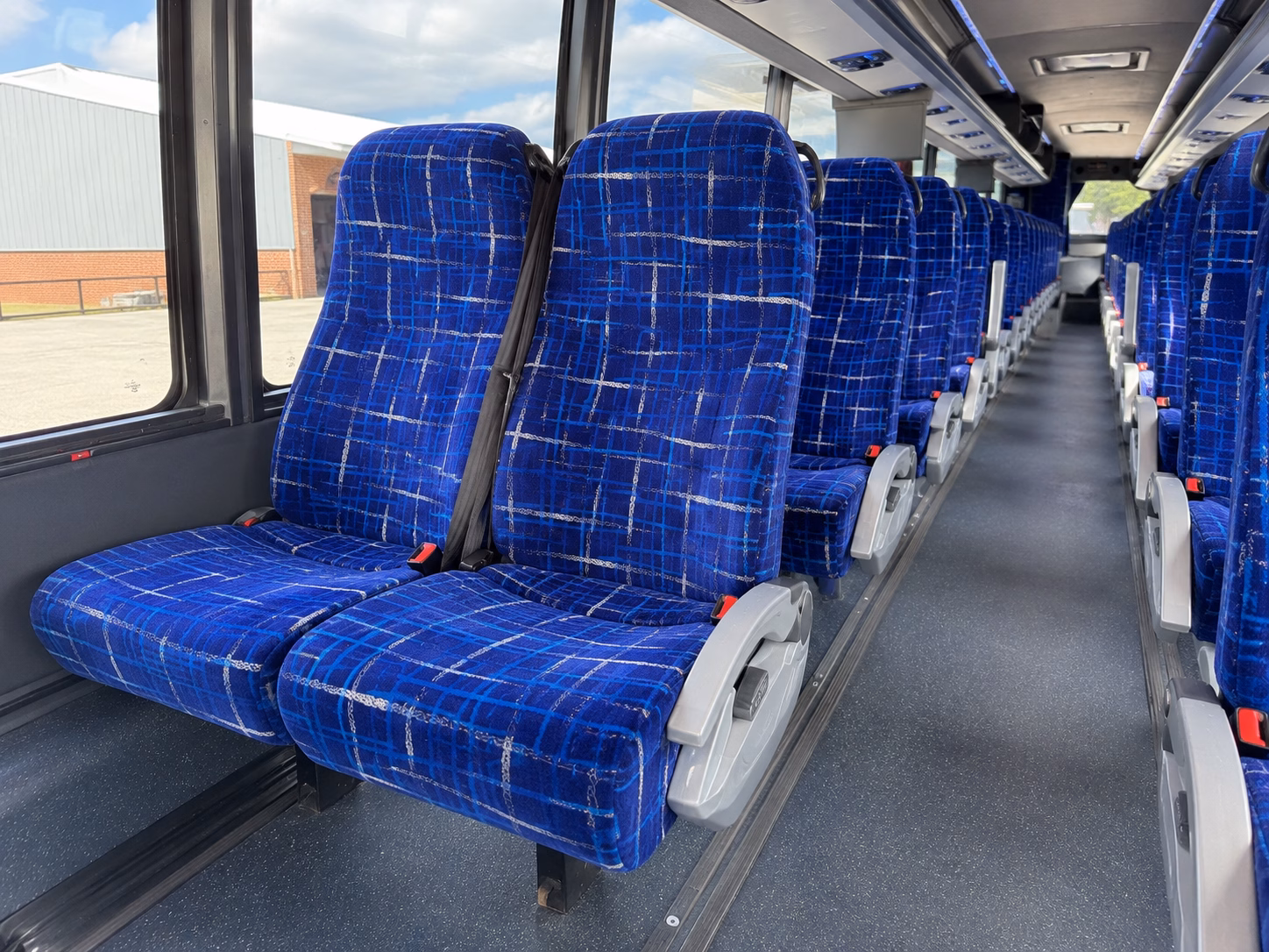 buses to scenic valley winery and the lanesboro wine and brewery loop