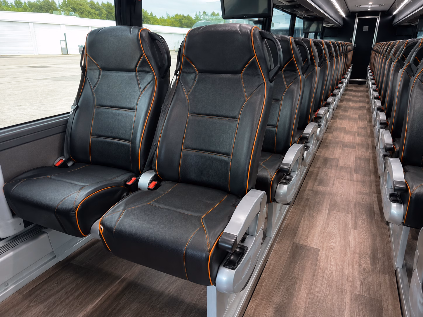 wine tour buses to falconer vineyards and the red wing bluffs